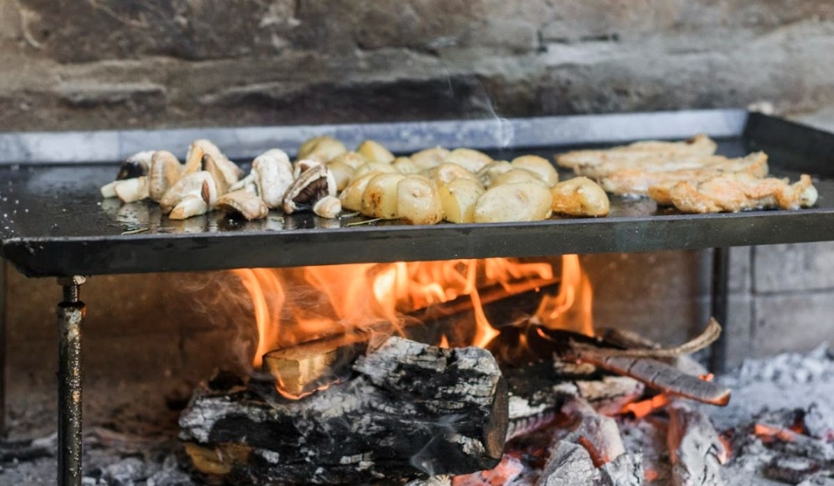 Griddle vs. Grill: Mastering Argentine Asado Thermodynamics