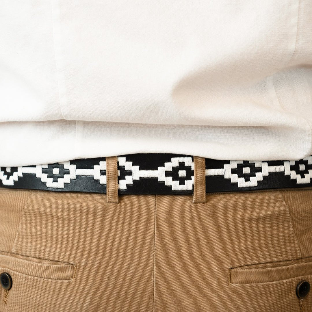 Embroidered Belt (Black/White)30Gaucholife