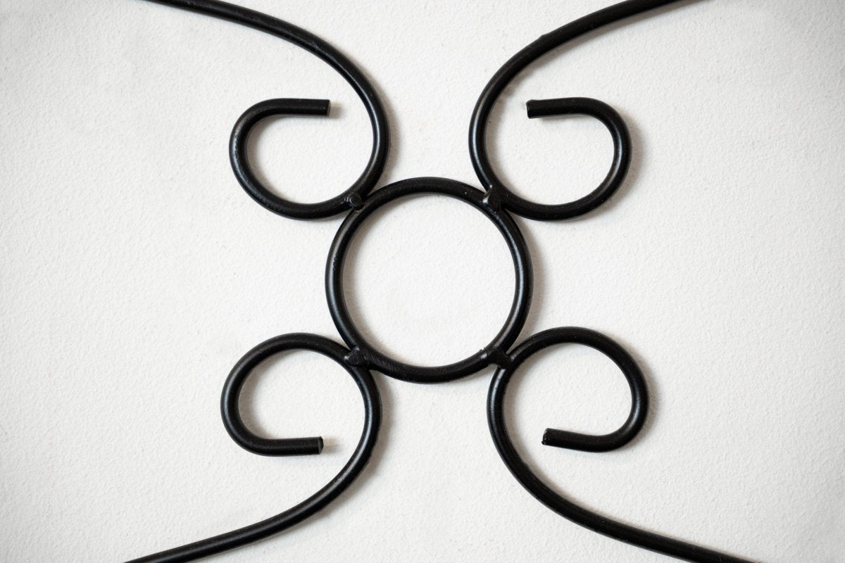 Planter pot holder , iron wall plant holderBlackGaucholife
