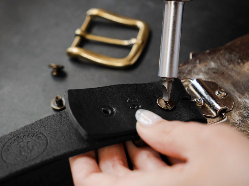 Interchangeable Buckle Embroidered Leather Belt32Gaucholife