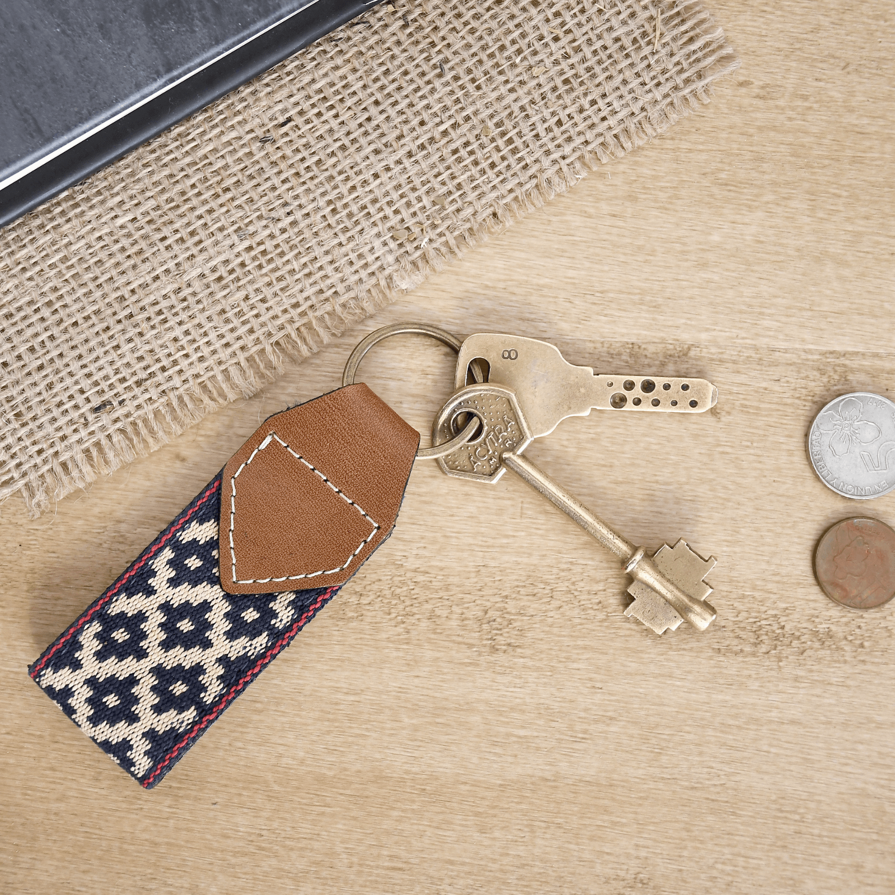 Guarda Pampas Leather Keychain Cross