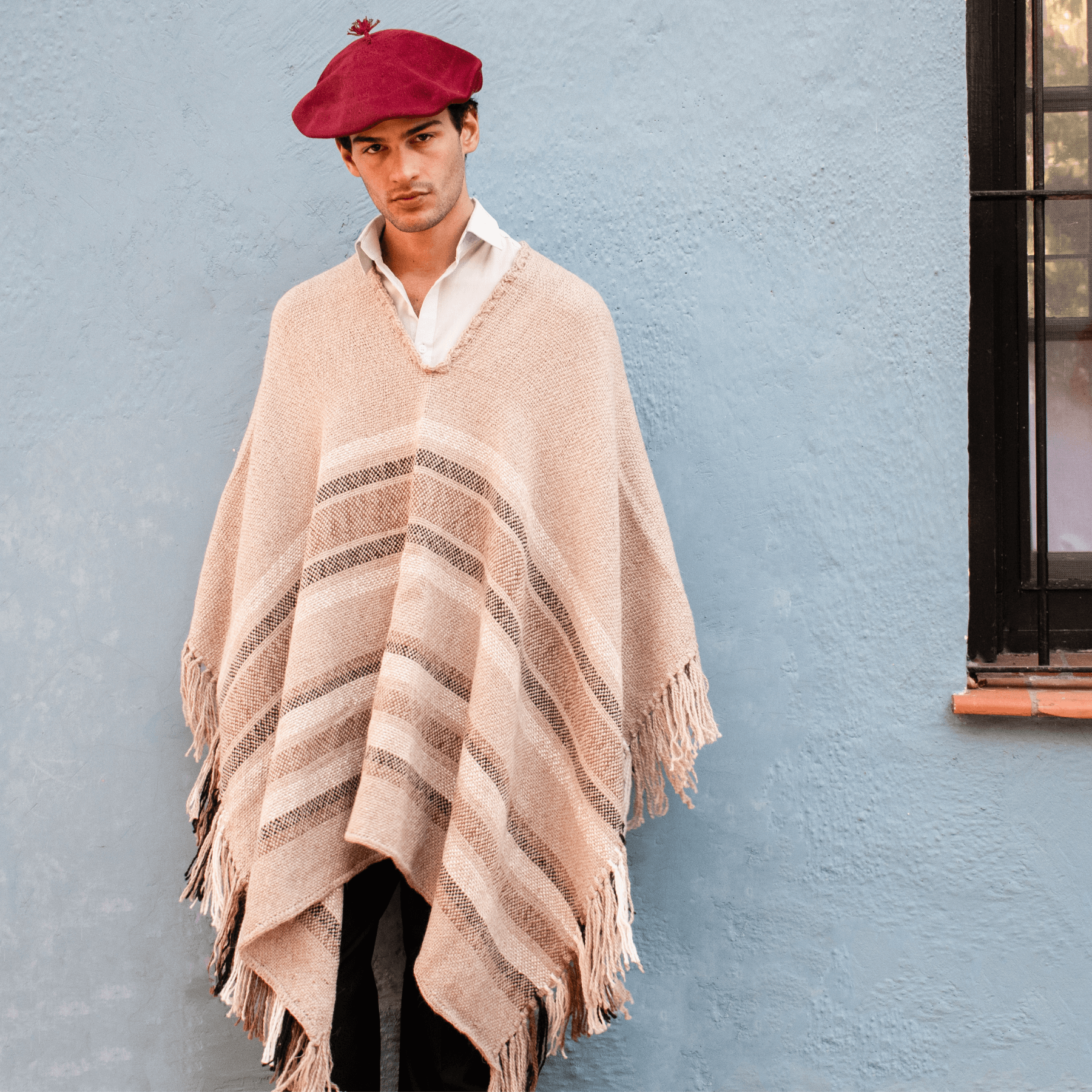 Llama Wool Knitted Poncho (Beige)