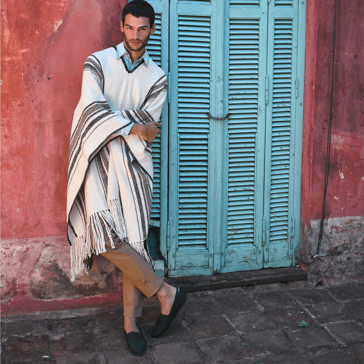 Llama Wool Knitted Poncho (Cream)Gaucholife