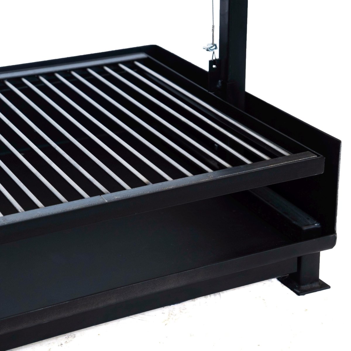 Argentine Iron Medium Santa Maria grill with brasero countertopRound BarsGaucholife