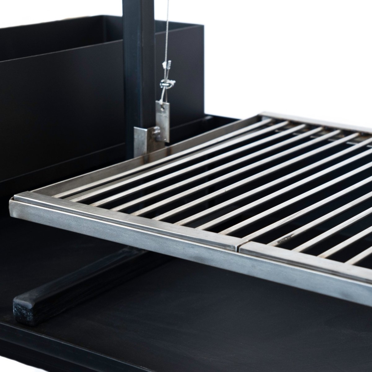 Premium Santa Maria Grill with Inox V - Shaped Grates and CartRound BarsGaucholife