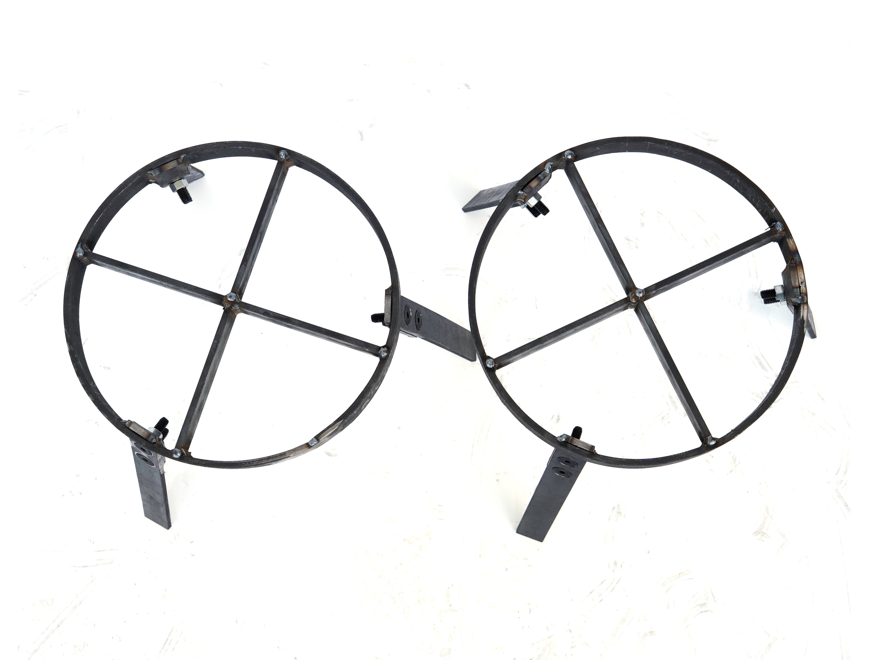 Cooking Stands for the open fire. Heavy Duty Iron Contruccion 11.8 diameter