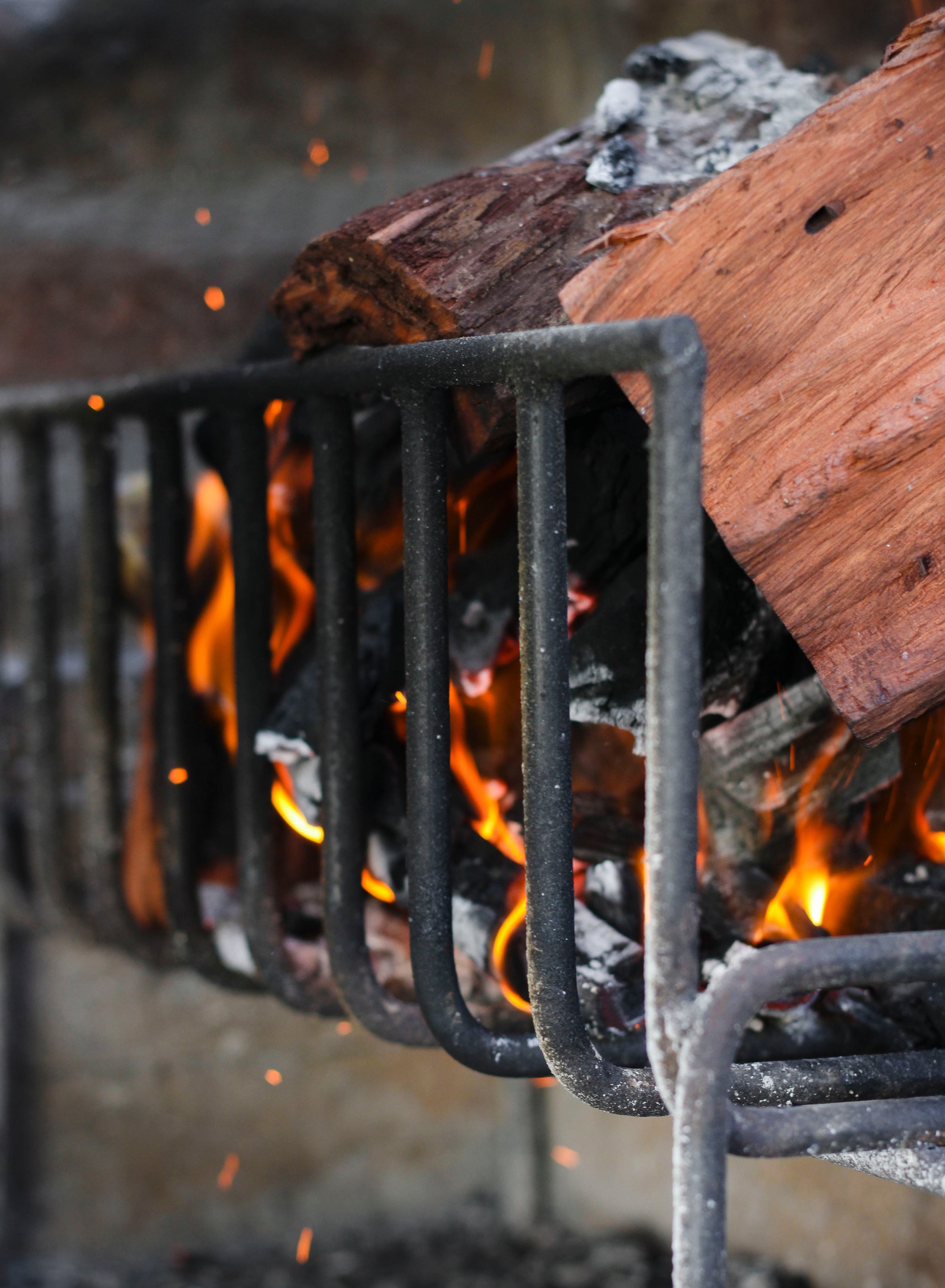 Gaucholife Grill Argentine iron grill asado Brasero parrilla