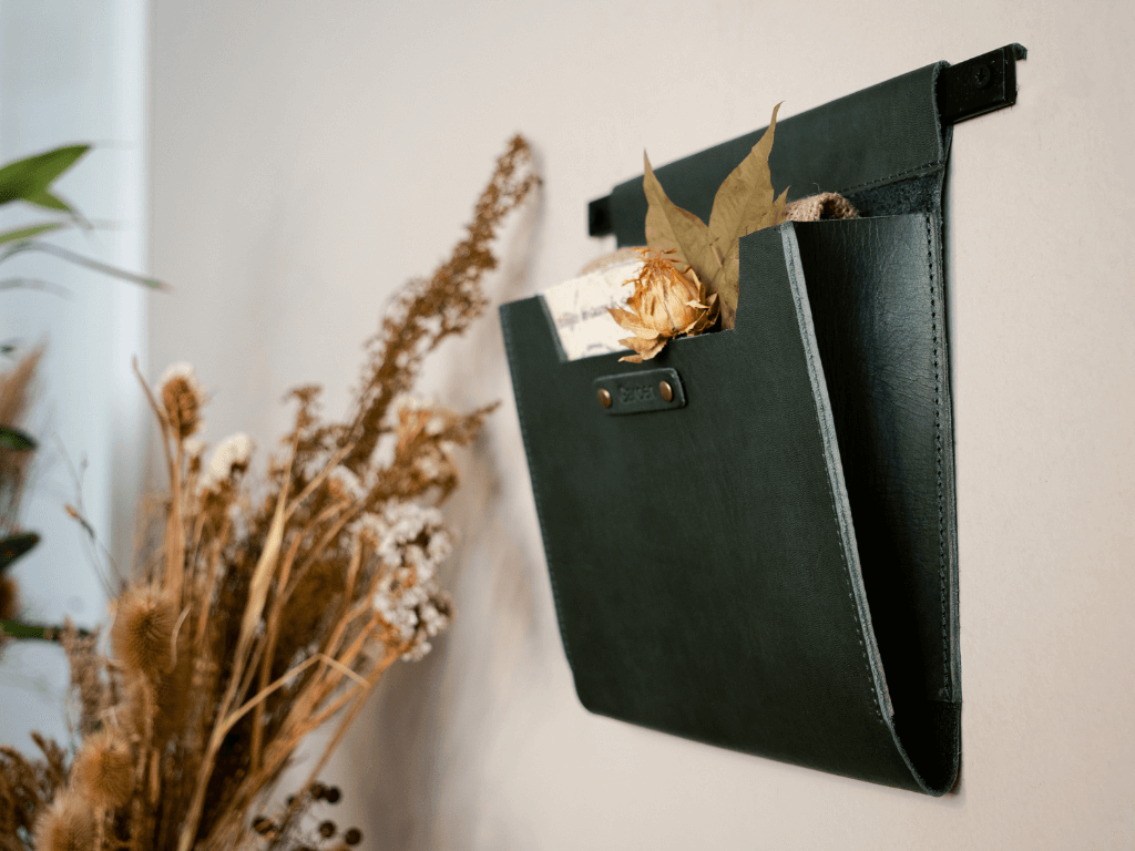 Gaucholife Home Medium Leather Wall Pocket Organizer