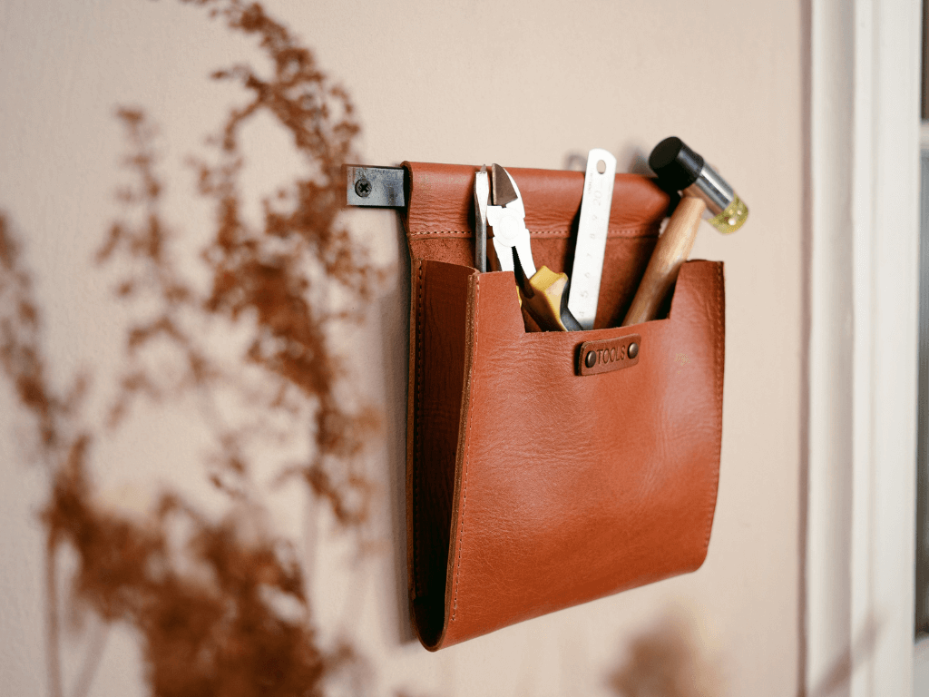 Gaucholife Home Small Leather Wall Pocket Organizer