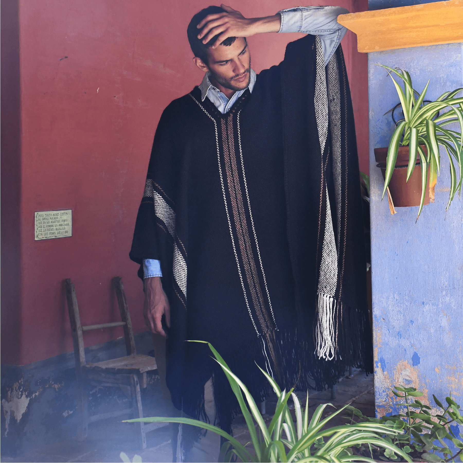Gaucholife Poncho Llama Wool Knitted Poncho (Black)