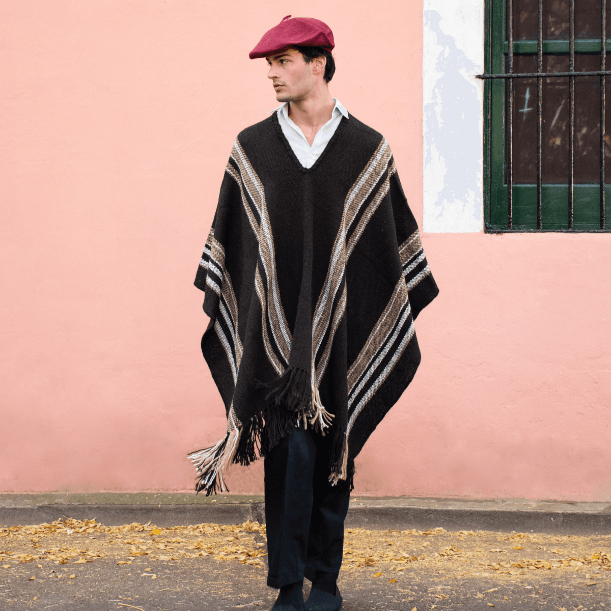 Llama Wool Knitted Poncho (Black2)Gaucholife