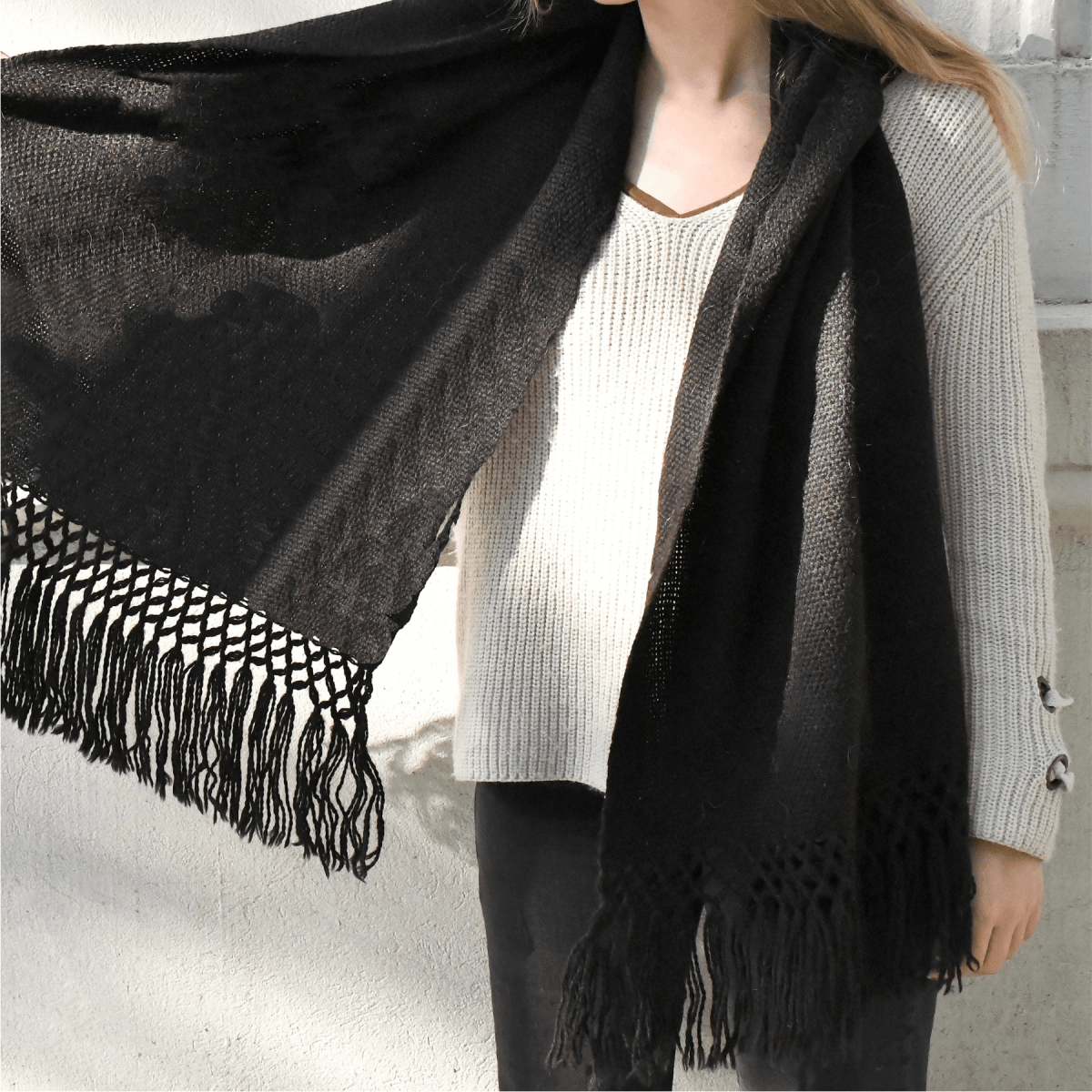 Llama Wool Knitted Scarf (Black)Gaucholife