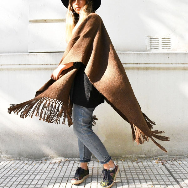 Llama Wool Knitted Shawl Poncho (Brown)