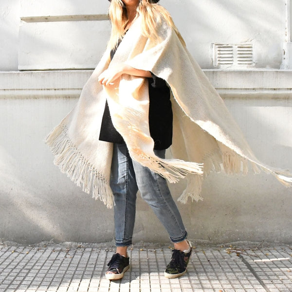 Llama Wool Knitted Shawl Poncho (Cream)