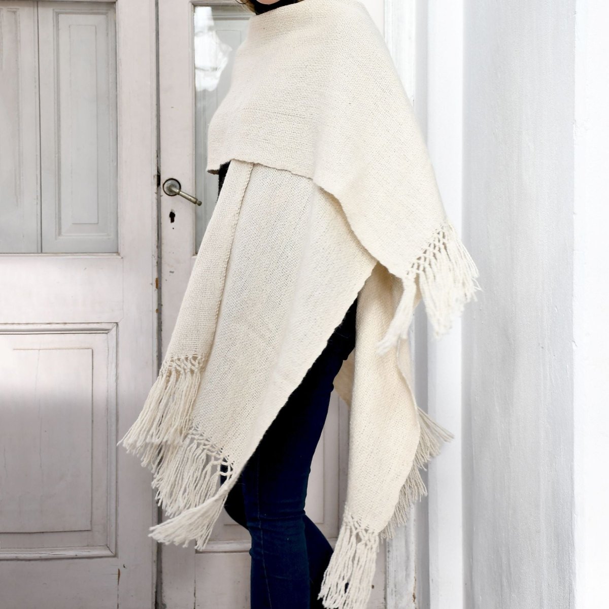 Llama Wool Knitted Shawl Poncho (Cream)Gaucholife