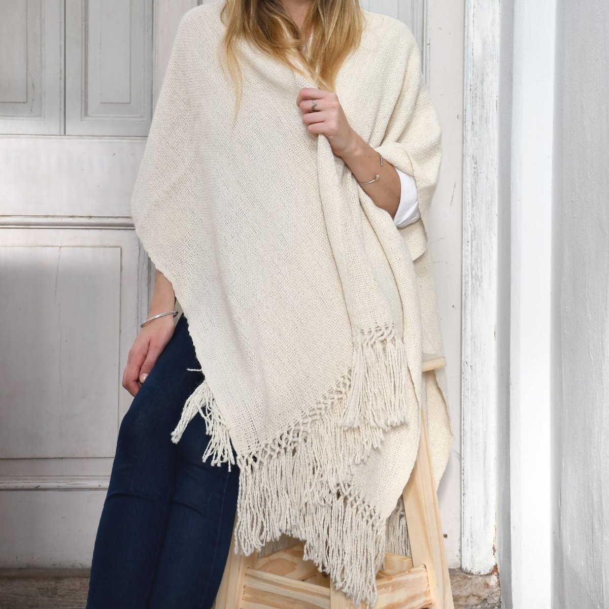 Llama Wool Knitted Shawl Poncho (Cream)Gaucholife